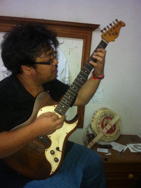 guitar.jpg